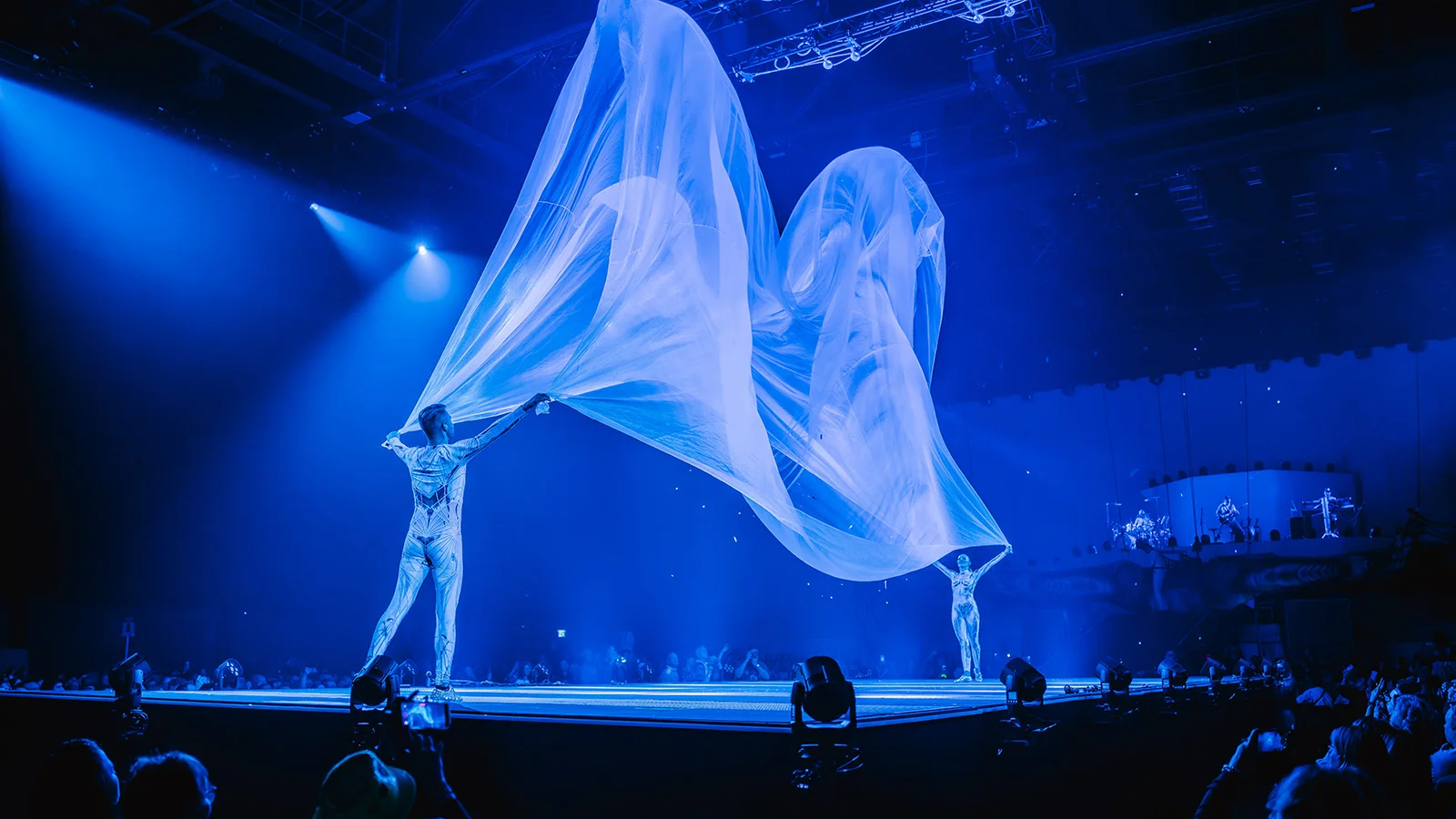 Серия X5 от GLP в туре DJ BoBo